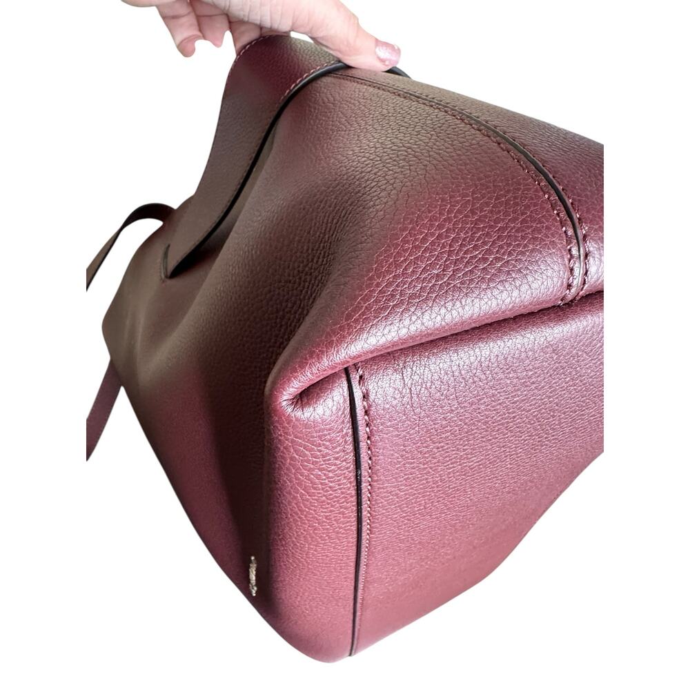 Alexander McQueen NWT T-Bar Sling Leather Tote in Cranberry - Picture 10 of 16